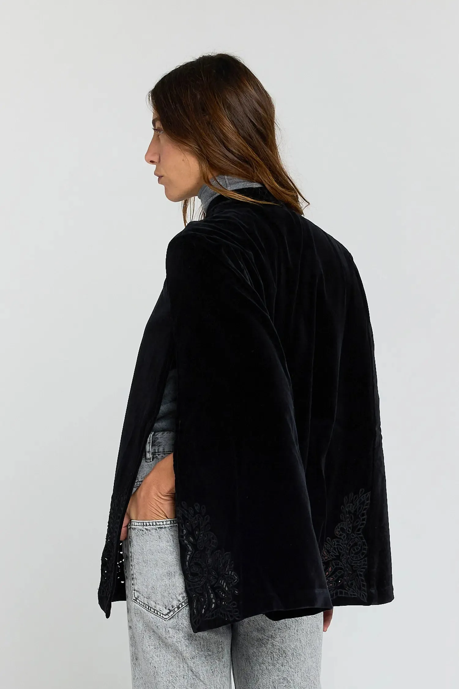 Cape en velours et dentelle noir LOVE